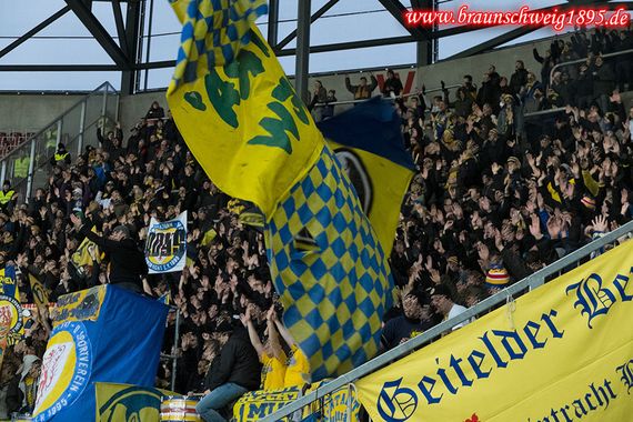 FC Augsburg vs Eintracht Braunschweig (4-1) (2)