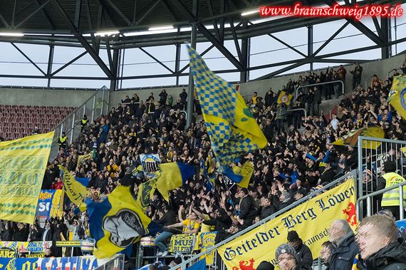 FC Augsburg vs Eintracht Braunschweig (4-1) (3)