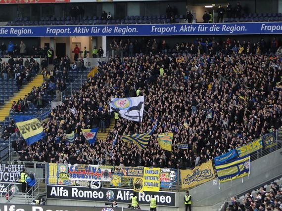 Eintracht Frankfurt vs Eintracht Braunschweig (3-0) (3)