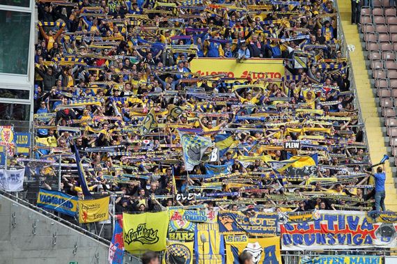 1. FC Kaiserslautern vs Eintracht Braunschweig (2-1) (2)