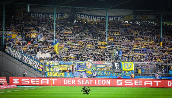 Eintracht Braunschweig vs Karlsruher SC (0-2) (14)