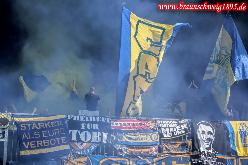 Eintracht Braunschweig vs SV Sandhausen (1-3) (21)