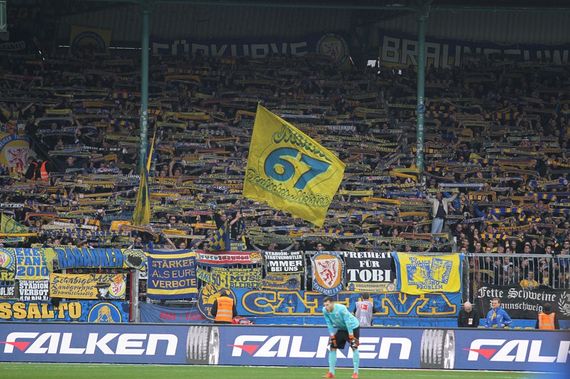 Eintracht Braunschweig vs 1. FC Kaiserslautern (1-1) (4)