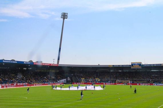 Eintracht Braunschweig vs Karlsruher SC (6-0) (1)