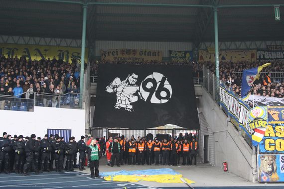 Eintracht Braunschweig vs Hannover 96 (2-2) (28)