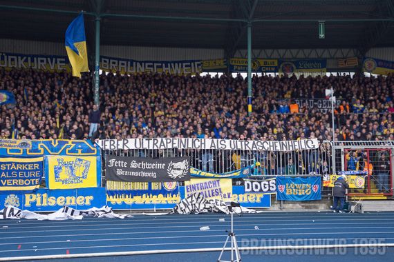 Eintracht Braunschweig vs FC St. Pauli (1-2) (1)