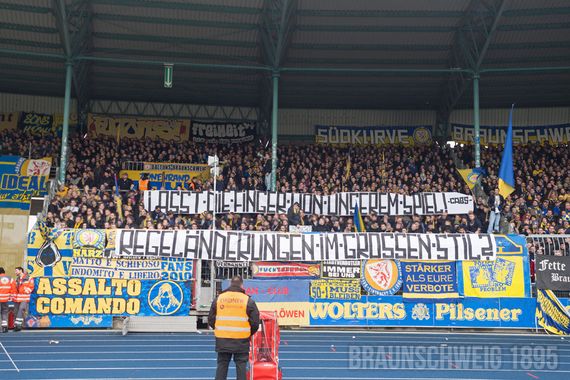 Eintracht Braunschweig vs FC St. Pauli (1-2) (10)