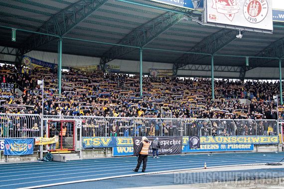Eintracht Braunschweig vs FC St. Pauli (1-2) (17)