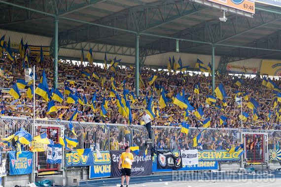 Eintracht Braunschweig vs Karlsruher SC (2-1) (33)