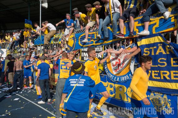Eintracht Braunschweig vs Karlsruher SC (2-1) (41)