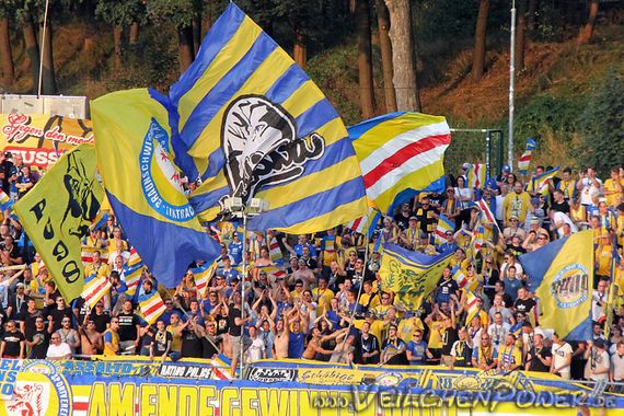 FC Erzgebirge Aue vs Eintracht Braunschweig (0-2) (8)