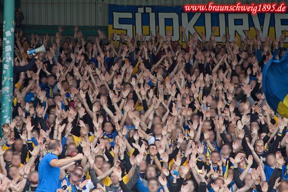 Eintracht Braunschweig vs SV Sandhausen (2-1) (6)