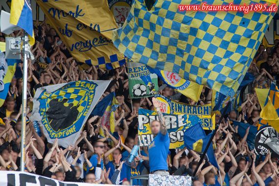 Eintracht Braunschweig vs SV Sandhausen (2-1) (10)