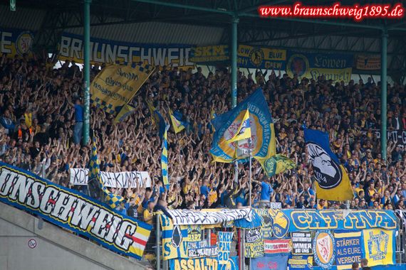 Eintracht Braunschweig vs SV Sandhausen (2-1) (13)