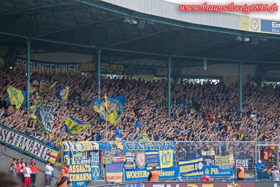 Eintracht Braunschweig vs SV Sandhausen (2-1) (17)
