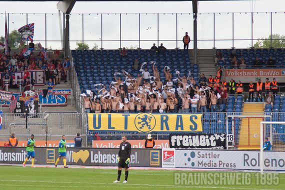 Eintracht Braunschweig vs 1. FC Heidenheim 1846 (2-0) (17)