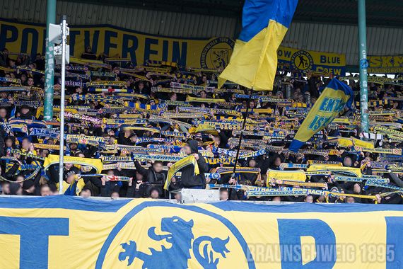 Eintracht Braunschweig vs 1. FC Kaiserslautern (1-2) (4)