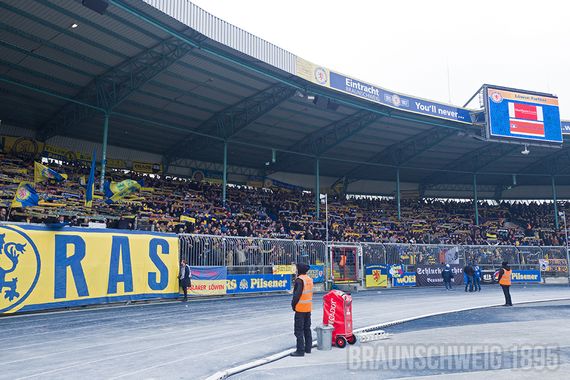 Eintracht Braunschweig vs SSV Jahn Regensburg (2-1) (2)