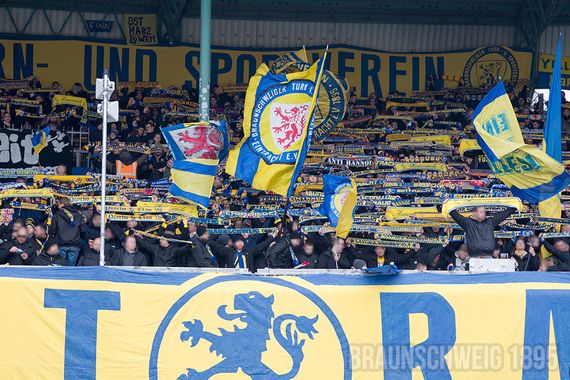 Eintracht Braunschweig vs SSV Jahn Regensburg (2-1) (7)