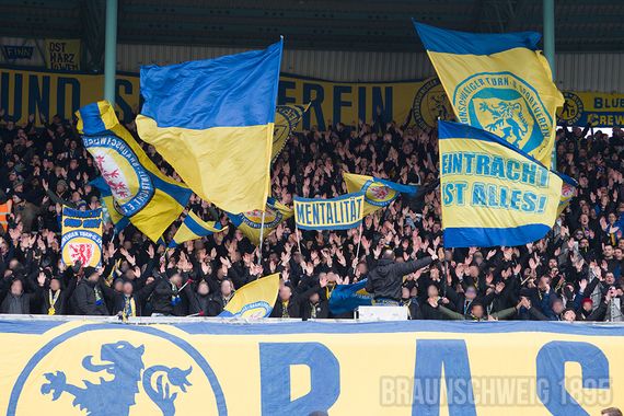 Eintracht Braunschweig vs SSV Jahn Regensburg (2-1) (10)