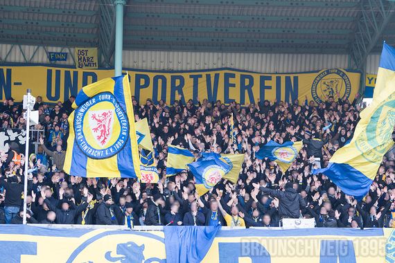 Eintracht Braunschweig vs SSV Jahn Regensburg (2-1) (12)