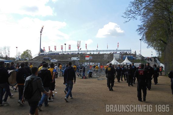 SV Darmstadt 98 vs Eintracht Braunschweig (1-1) (1)