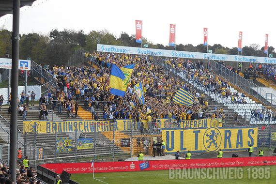 SV Darmstadt 98 vs Eintracht Braunschweig (1-1) (2)