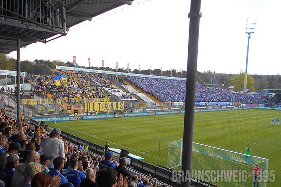 SV Darmstadt 98 vs Eintracht Braunschweig (1-1) (4)