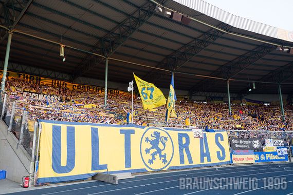 Eintracht Braunschweig vs DSC Arminia Bielefeld (0-0) (8)