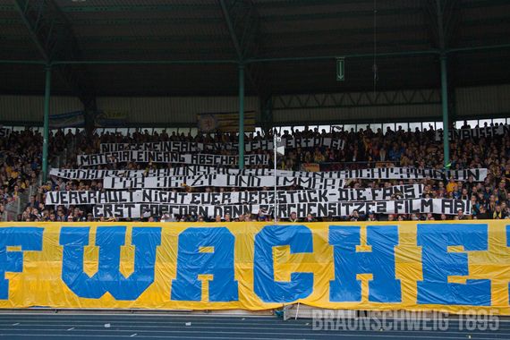 Eintracht Braunschweig vs SpVgg Fürth (3-0) (8)