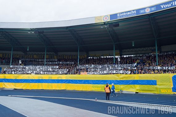 Eintracht Braunschweig vs SpVgg Fürth (3-0) (14)