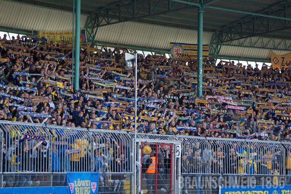 Eintracht Braunschweig vs FC St. Pauli (0-1) (5)
