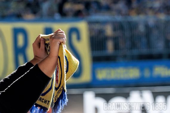 Eintracht Braunschweig vs FC St. Pauli (0-1) (12)