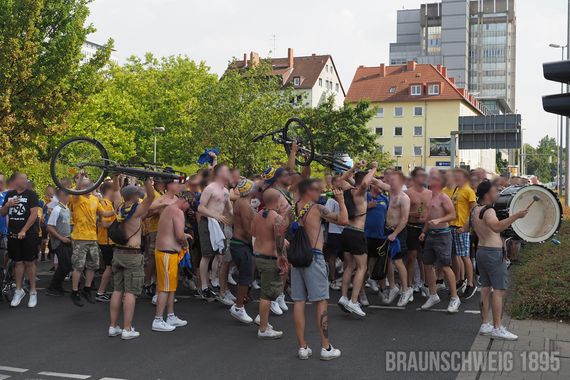 Eintracht Braunschweig vs Karlsruher SC (1-1) (8)