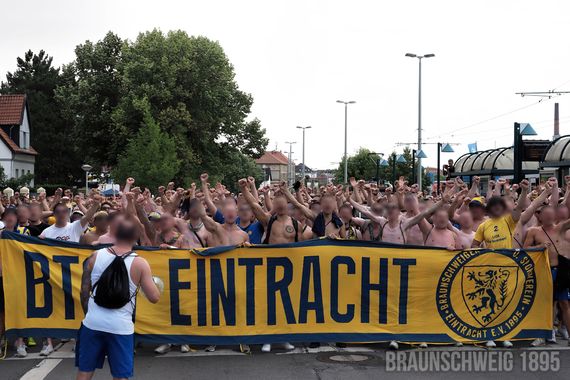 Eintracht Braunschweig vs Karlsruher SC (1-1) (17)