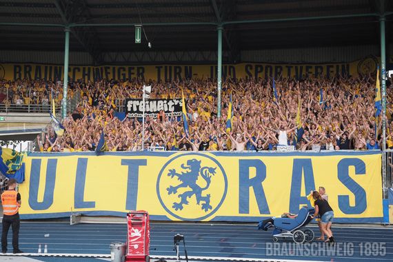 Eintracht Braunschweig vs Karlsruher SC (1-1) (20)