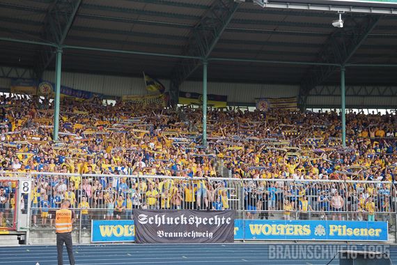 Eintracht Braunschweig vs Karlsruher SC (1-1) (22)