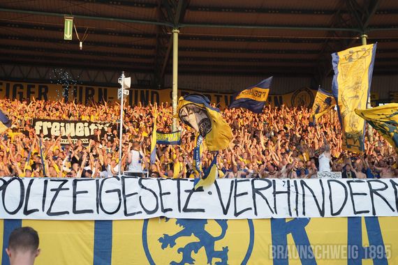 Eintracht Braunschweig vs Karlsruher SC (1-1) (27)