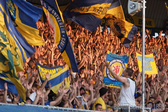 Eintracht Braunschweig vs Karlsruher SC (1-1) (32)