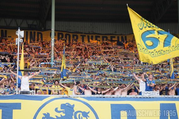 Eintracht Braunschweig vs Karlsruher SC (1-1) (33)