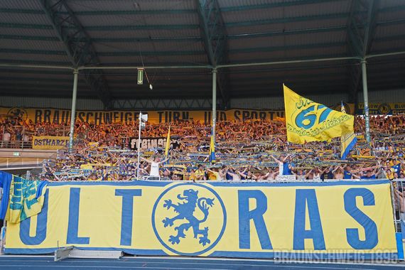 Eintracht Braunschweig vs Karlsruher SC (1-1) (34)