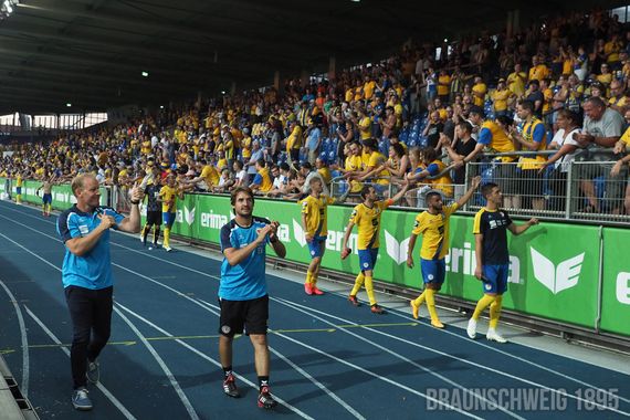 Eintracht Braunschweig vs Karlsruher SC (1-1) (35)