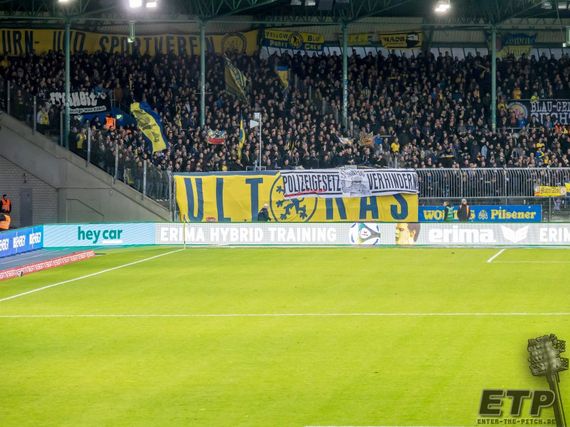 Eintracht Braunschweig vs Hallescher FC (0-1) (10)