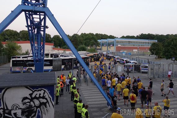 FC Hansa Rostock vs Eintracht Braunschweig (2-0) (15)