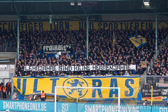 Eintracht Braunschweig vs Würzburger Kickers (2-2) (3)