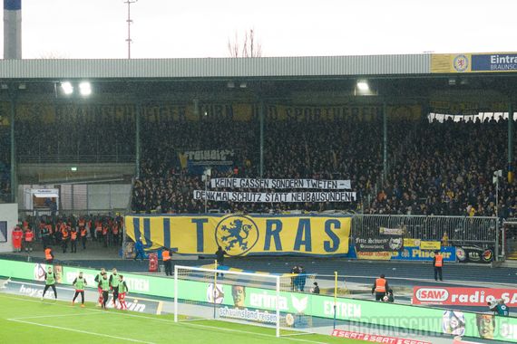 Eintracht Braunschweig vs Würzburger Kickers (2-2) (8)