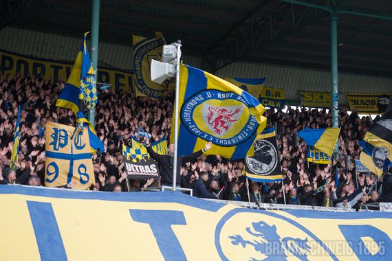 Eintracht Braunschweig vs Würzburger Kickers (2-2) (12)