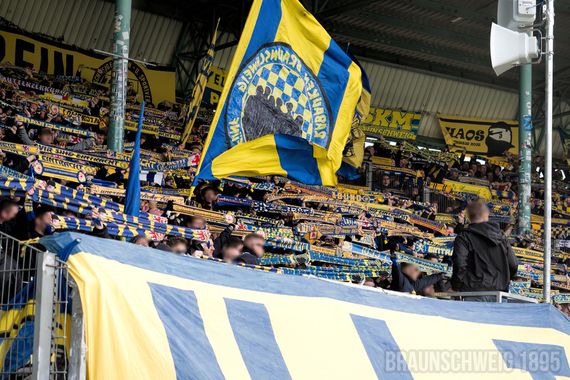 Eintracht Braunschweig vs Würzburger Kickers (2-2) (15)