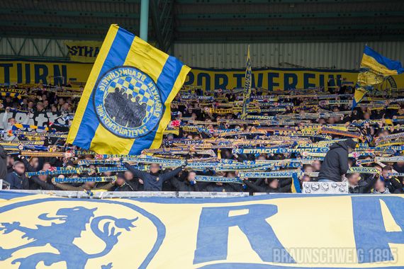 Eintracht Braunschweig vs Würzburger Kickers (2-2) (16)
