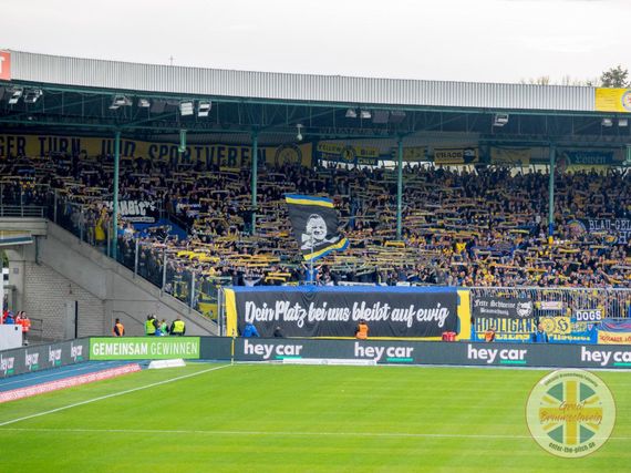 Eintracht Braunschweig vs SpVgg Unterhaching (0-0) (9)